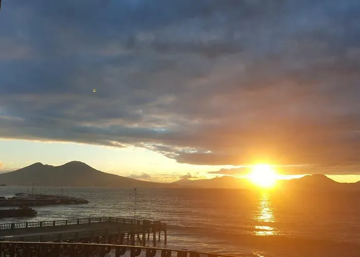 Hamilton Неаполь