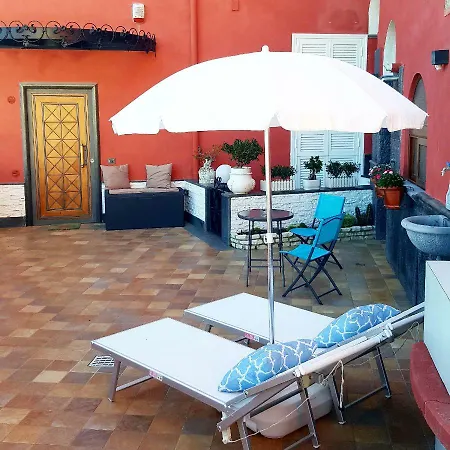 Hamilton לינה וארוחת בוקר